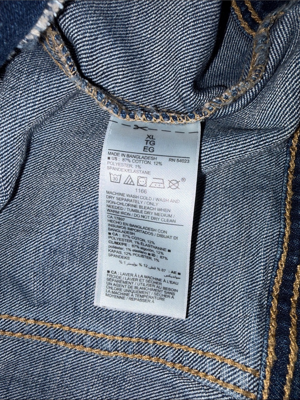 Old Navy Denim Trucker Jacket XL Blue EUC - Picture 10 of 10